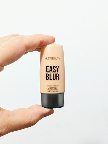 Base de maquiagem líquida Huda Beauty Easy Blur Cor Shortbread Easy Blur Natural AirBrush tom shortbread - 10mL 40g