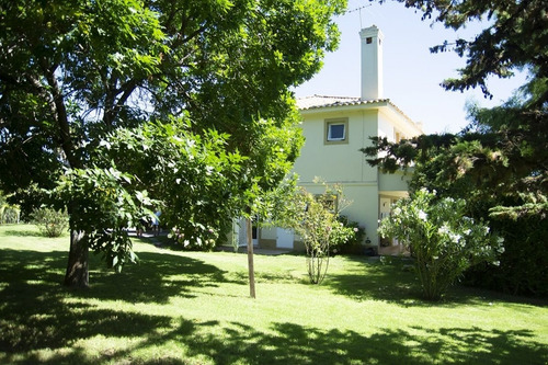 Casa En Venta De 3 Dormitorios En Beverly Hills