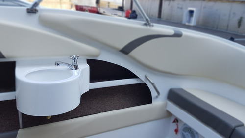 Imagen 9 de 15 de Lancha Amarinta Cuddy 620 Con Evinrude 135 H.o.