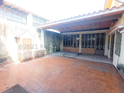 Imagen 8 de 18 de Gustavo Zavala Rentahouse 22-10437
