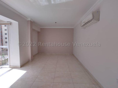 Apartamento En Venta Urb San Isidro Suites 23-1894 Apd