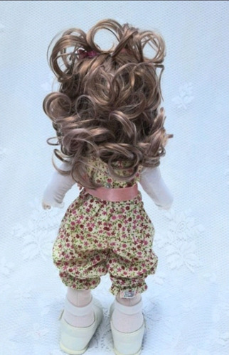 Boneca Artesanal Modelo Helena