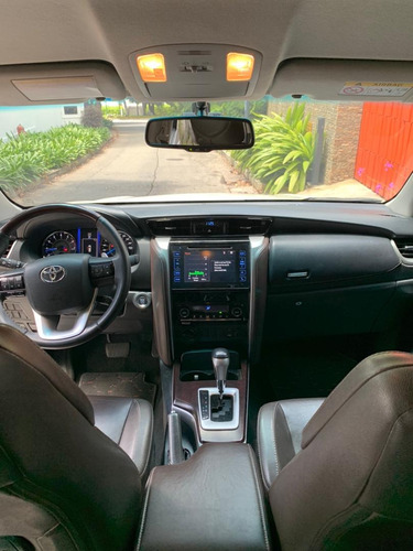 Imagen 4 de 18 de Toyota Fortuner 2018