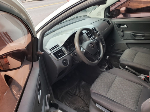 Imagen 5 de 10 de Volkswagen Suran 1.6 Comfortline 101cv