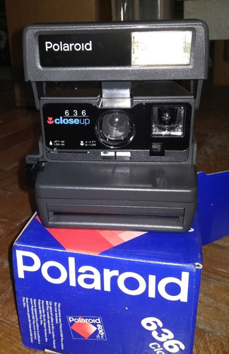 Imagem 3 de 3 de Câmera Analógica Polaroid 636 Close-up