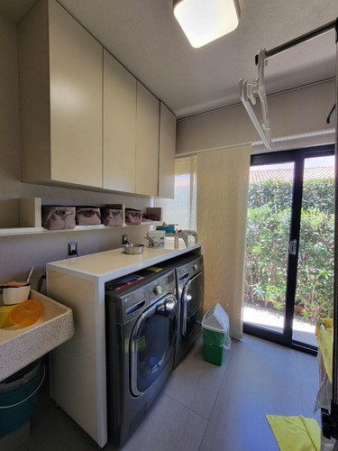 Casa Moderna En Venta En San Gil, Con Alberca, Frente Al Campo De Golf.