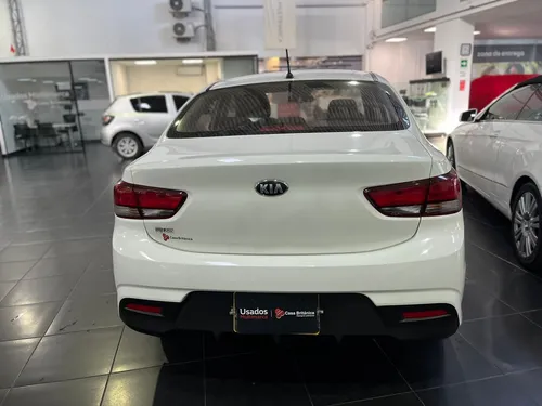 Kia Rio VIBRANT AT 4X2 1.4