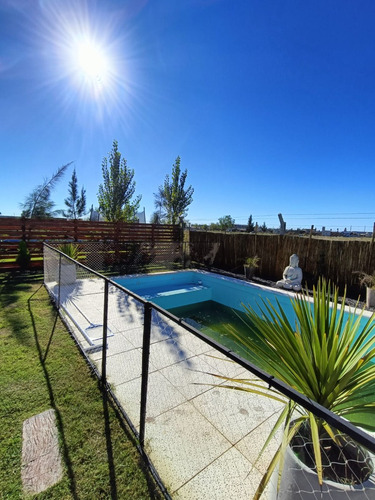 Hermosa Casa En Domselaar Barrio Los Tilos