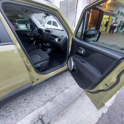 Jeep Renegade 1.8 Flex Aut. 5p
