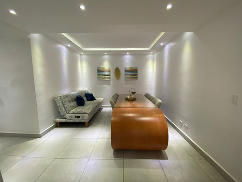 Imagen 5 de 19 de La Esperilla Próximo Al Parque Iberoamericano - Piso 5 Con Vistas Al Mar Excelente Iluminación Y Ventilación. Vista Totalmente Despejada - 3 Habitaciones (cada Una Con Su Baño) 2 Habitaciones