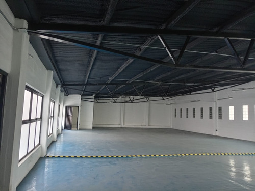 Se Vende Bodega Comercial En Naucalpan Edo Mex A Pocos Metros De Periferico