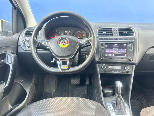 Volkswagen Vento 1.6 Highline At