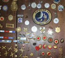 Comprar Lote De Antiguas Insignias \u002Fpines  ( 250 Piezas ) Exc Estado