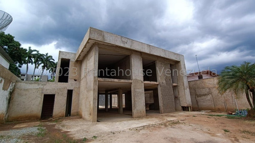 Casa En Venta En La Viña Valencia En Obras Gris Lista Para Remodelar A Tu Gusto En Calle Cerrada Con Vigilancia Mmmp 