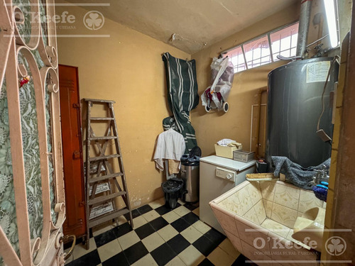 Casa En Venta De 4 Ambientes, Bernal.