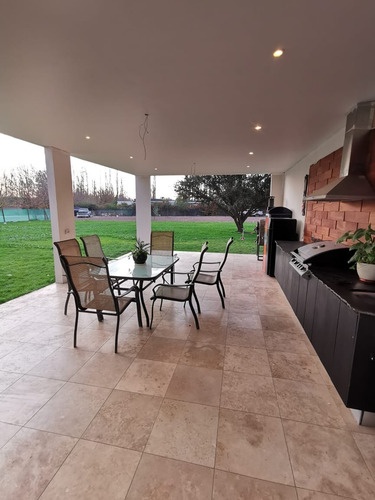Imagen 4 de 22 de Oportunidad!! Hermosa Y Luminosa Casa Moderna En Chicureo