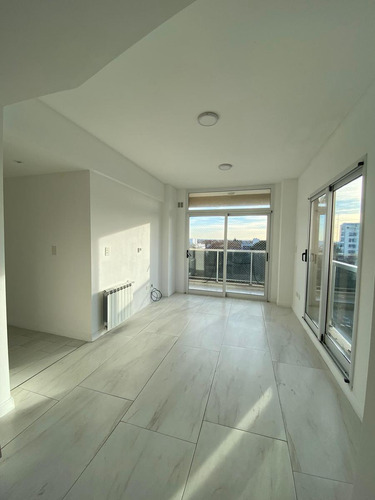 Departamento De 3 Amb. En Alquiler, Amenities, Cochera. Torre Crystal. L De Zamora.