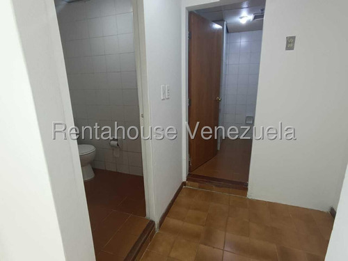 Oficina En Alquiler En Campo Alegre Mls 25-17676 Yf