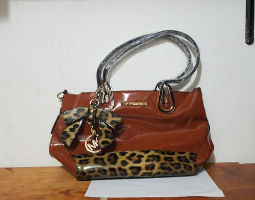 Imagen 2 de 5 de Bolsa Michael Kors Mk Cafe Detalle