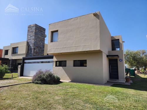 Villa Catalina - Casa En Venta 3 Dormitorios