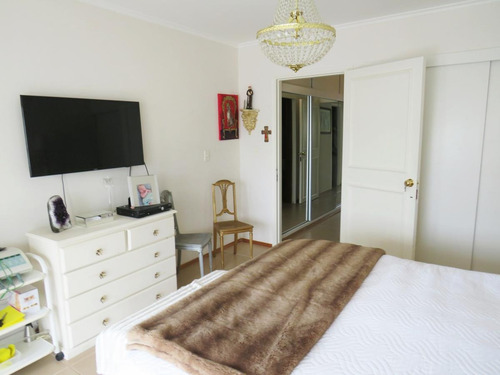 Imagen 10 de 15 de Venta Apartamento Dos Dormitorios, Servicio Completo Y Garaje, Pocitos