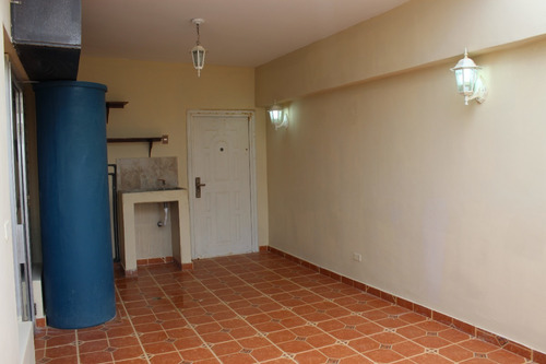 Imagen 25 de 28 de Cómodo Apartamento En La Planta Pent House Del Edificio Residencias La Vereda.