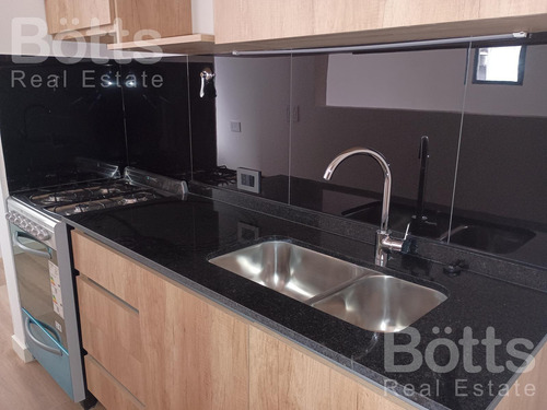 Venta 3 Amb Con Pileta Y Parrilla. Pque Centenario