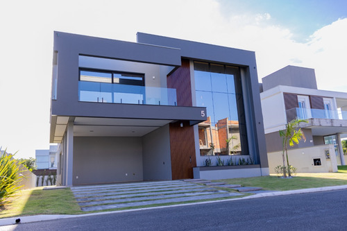 Direto Com Proprietário - Casa De Alto Padrão Cond. Fechado 4 Quartos, 5 Banheiros.