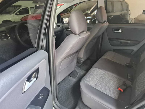Imagem 9 de 15 de Volkswagen Fox 1.0 8v (g2) (trend) 4p 2013
