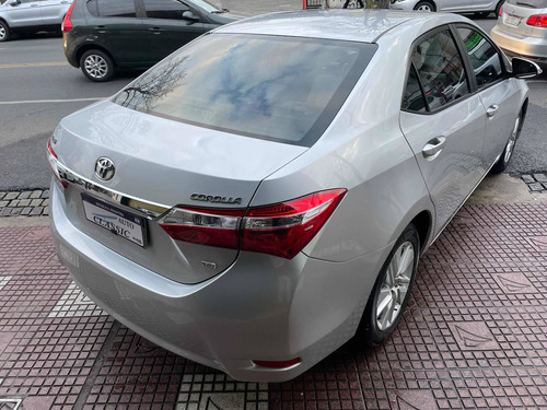 Imagen 8 de 25 de Toyota Corolla 1.8 Xei Manual Año 2016