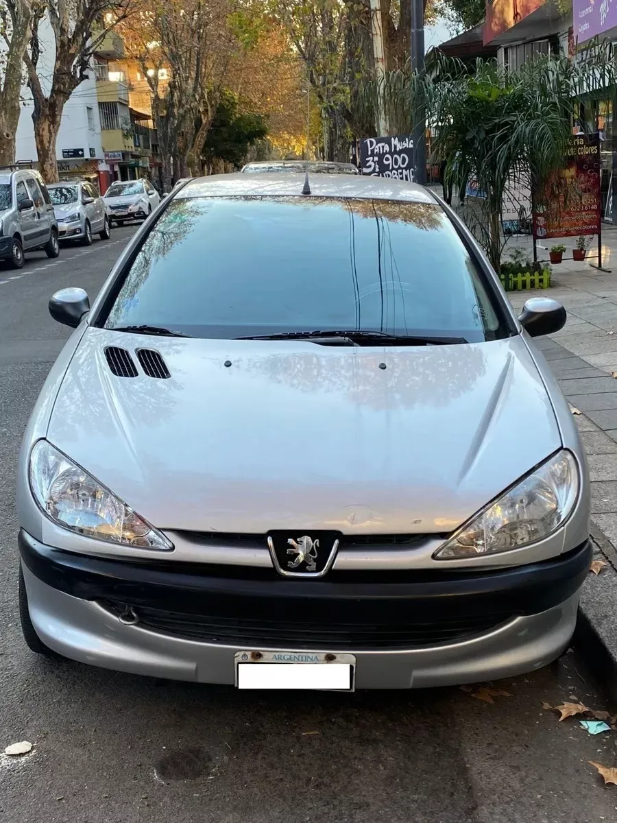 Peugeot 206 1.6 Xr Premium