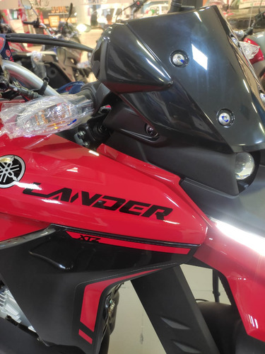 Lander 250 Connected