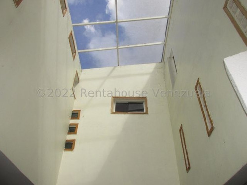 Imagen 5 de 24 de Mayerling Gonzalez Bm Vende Casa Mls #22-27882