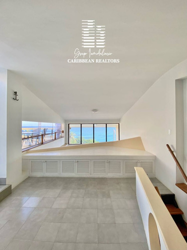 En Venta Penthouse Con Hermosa Vista Al Mar En El Conj Resd La Balandra, Pampatar