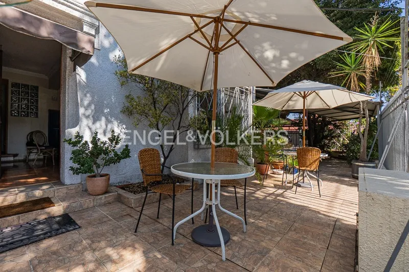 Imagen 1 de 26 de Amplia Casa Con Potencial Comercial / Plaza Guillermo Franke