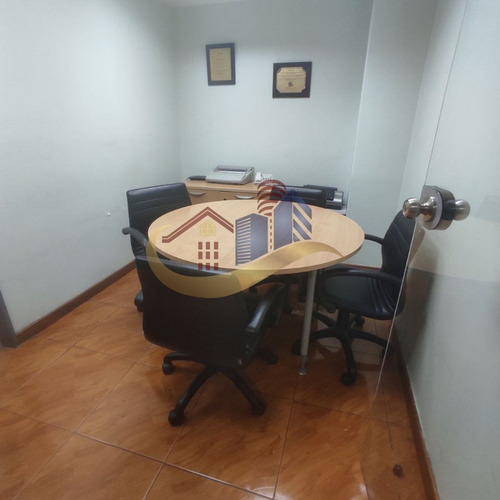 Imagen 3 de 11 de Oficina En Venta En Maiquetia Ref 884