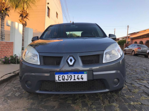 Imagem 5 de 10 de Renault Sandero 2010 1.0 16v Expression Hi-flex 5p