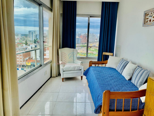 Península 2 Dorm Y Medio, 2 Baños, Buena Orientación!- Ref: 1568