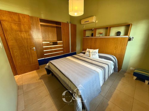 Venta Casa De Categoria Y Dpto Con Piscina En Villa Del Lago