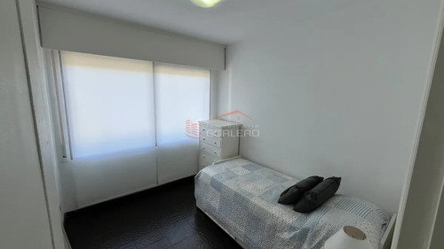 Alquiler Y Venta - Apartamento De 3 Dormitorios Y Garage En Edificio Frente Al Mar