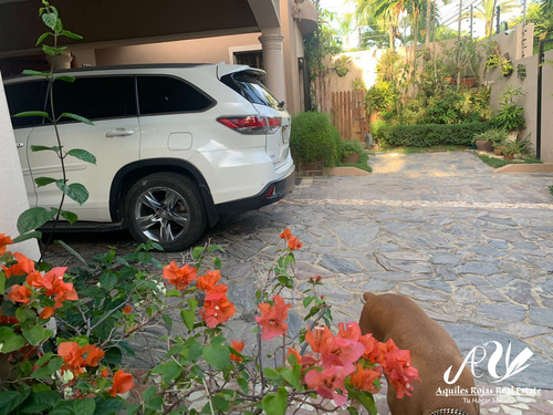 Hermosa Casa En Los Cerros De Gurabo