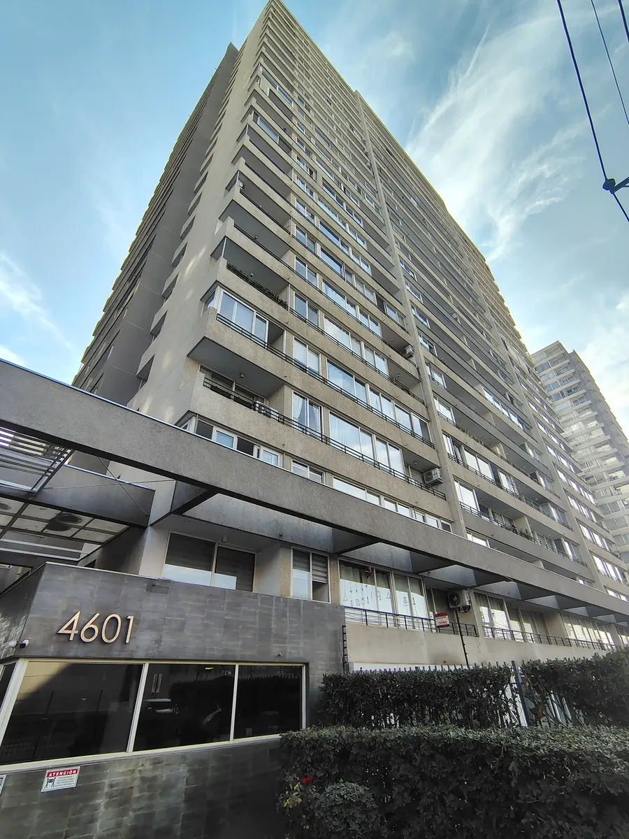 Imagen 1 de 9 de Amplio Departamento De 3 Dormitorios En Arriendo En Macul