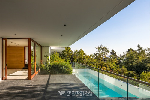 Espectacular Casa En Lo Curro Venta De 6 Dorm. En Vitacura