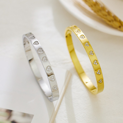 Pa Brazalete De Acero De Titanio En Forma De Corazón Con