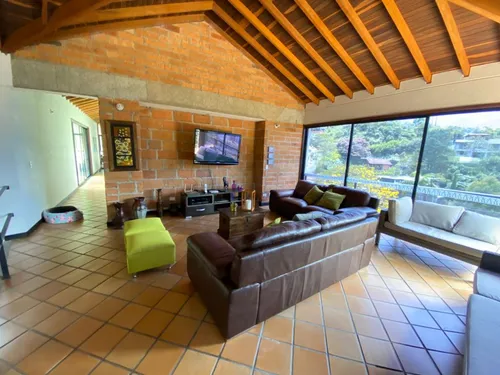 Casa En Venta En Las Brisas. Cod V10099