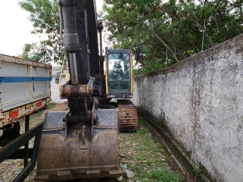 Escavadeira Volvo Ec 210 Ano 2010 Horímetro 5.680