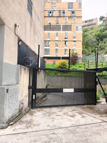 Apartamento/ Alquiler/ Colinas De Bello Monte/ 80m2/ 2h-2b-1p