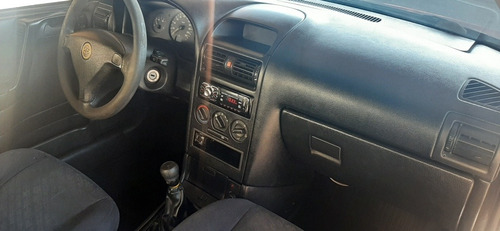 Imagem 2 de 5 de Chevrolet Astra Gl 1.8