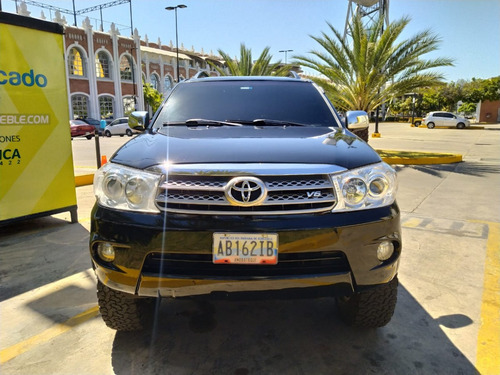 Imagen 2 de 14 de Toyota Fortuner 4x4