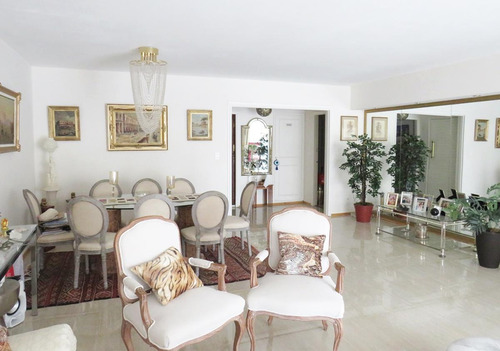 Imagen 4 de 15 de Venta Apartamento Dos Dormitorios, Servicio Completo Y Garaje, Pocitos